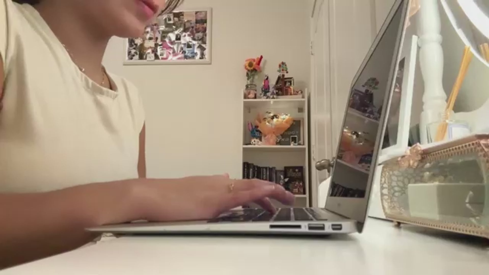 Hand Massager with Heat and Compression, Cordless Hand Massager, Finger Massager, 2025 Updated Carpal Tunnel Relief & Wrist Relief Massager, Gift for Women Men